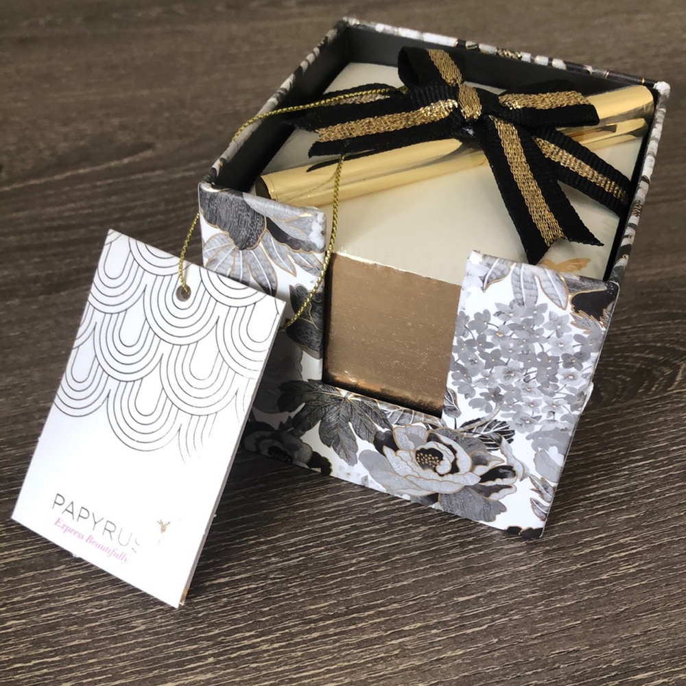 NWT Papyrus Note Organizer with Gold and Black Ribbon